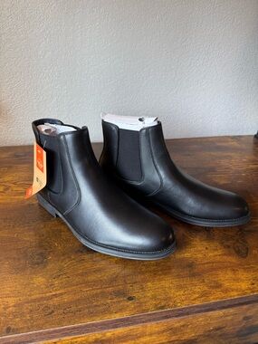 Dockers Men's Black Chukka Chelsea Boots